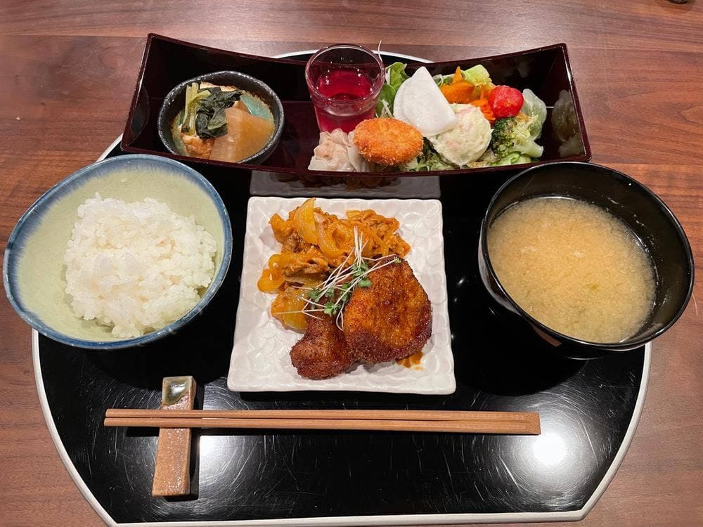 カフェダイニング BOND