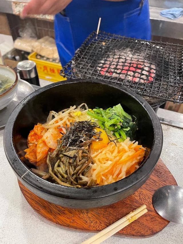 備長炭火ホルモン焼 しちりん 本八幡南口駅前店 - サブ画像1