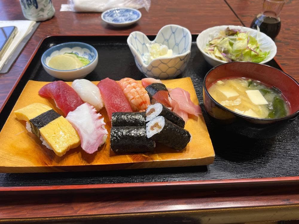 満鮨