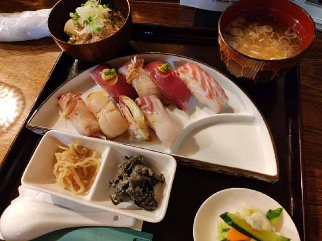 イート&カフェ Vee's - サブ画像1