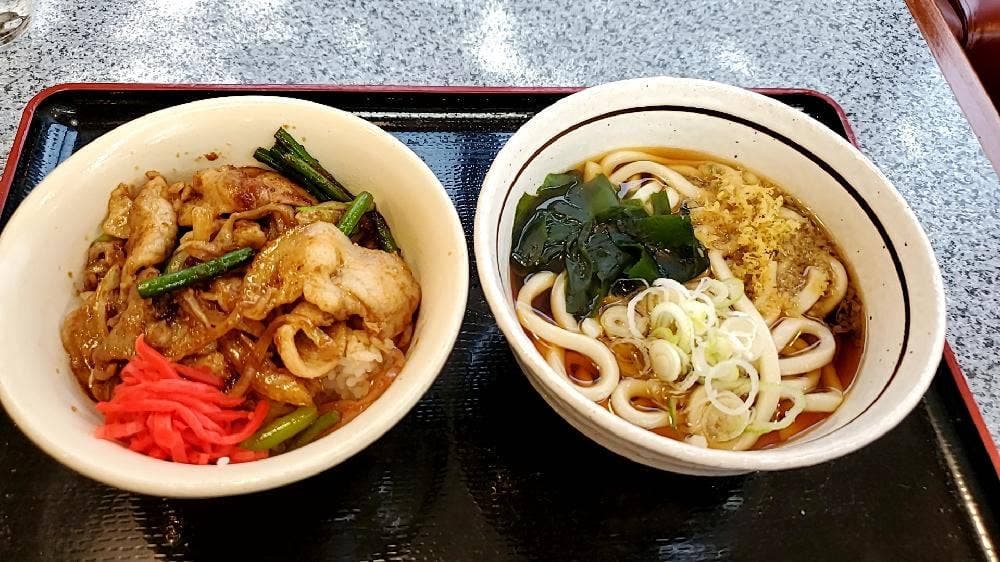 山田うどん 福生店