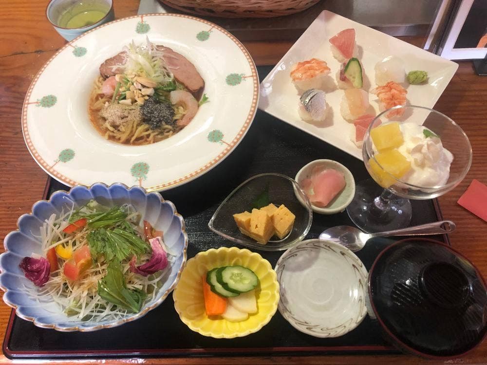 黄金の食卓 やまとこし