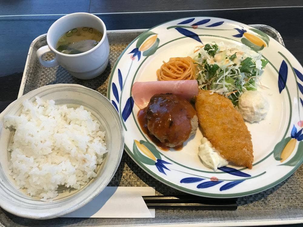 グエルカフェ からさわ