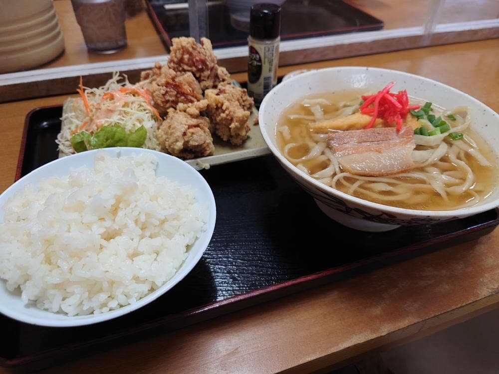 ちゃんぷるー食堂 ぐしけんそば