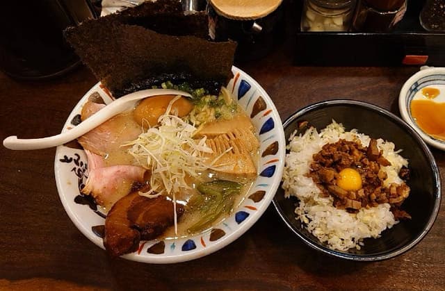 七志 大倉山店 - サブ画像1
