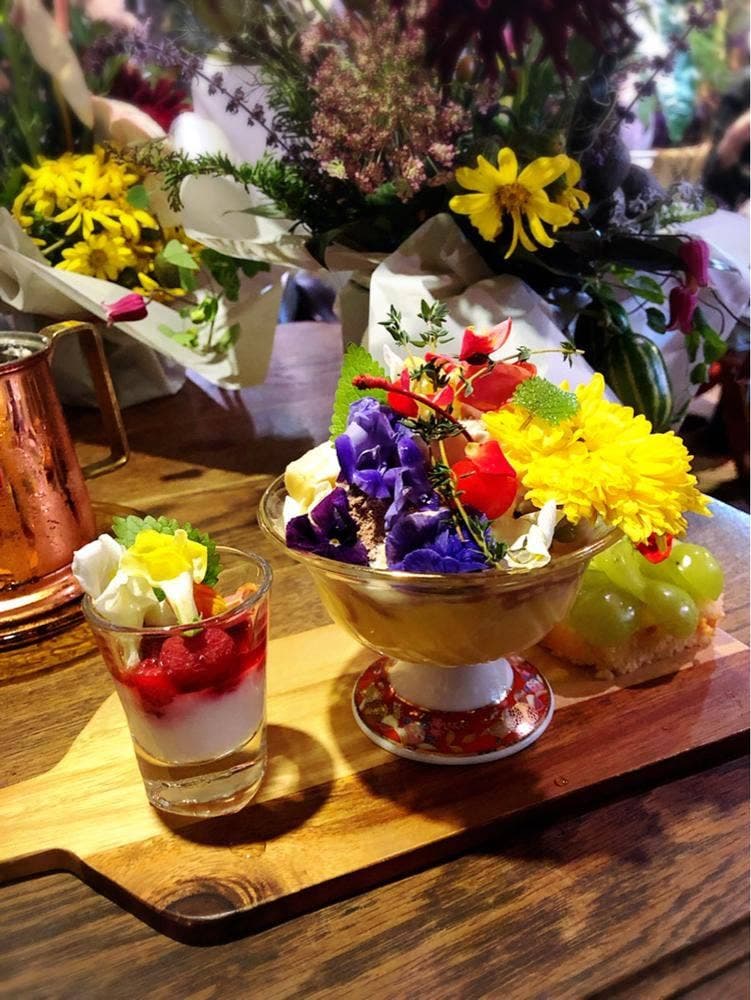 秘密基地植物園とカフェバー