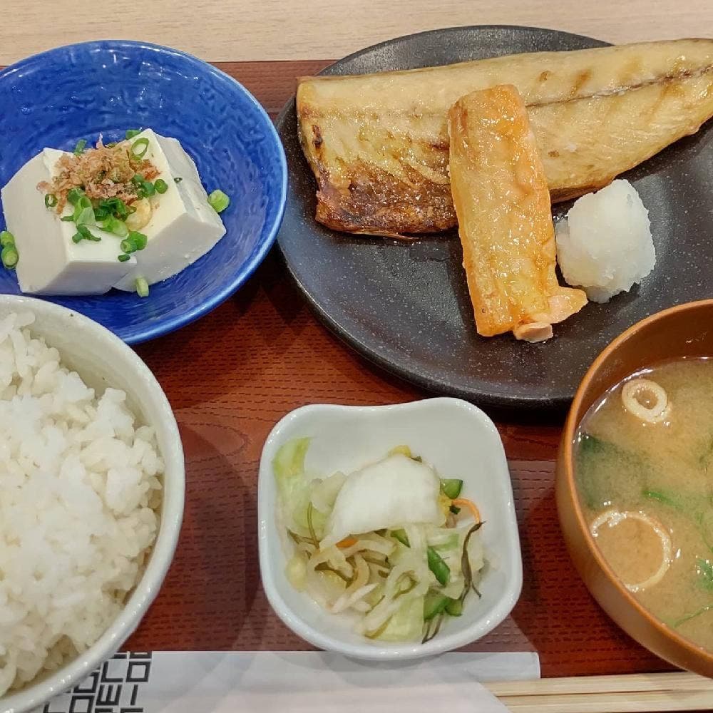 お食事処 みなとみらい食堂
