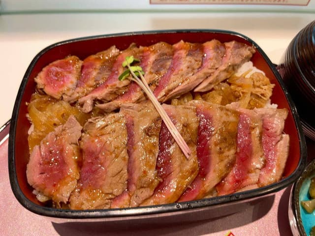 ビフテキ重・肉飯 ロマン亭 エキマルシェ新大阪Sotoe店 - サブ画像2