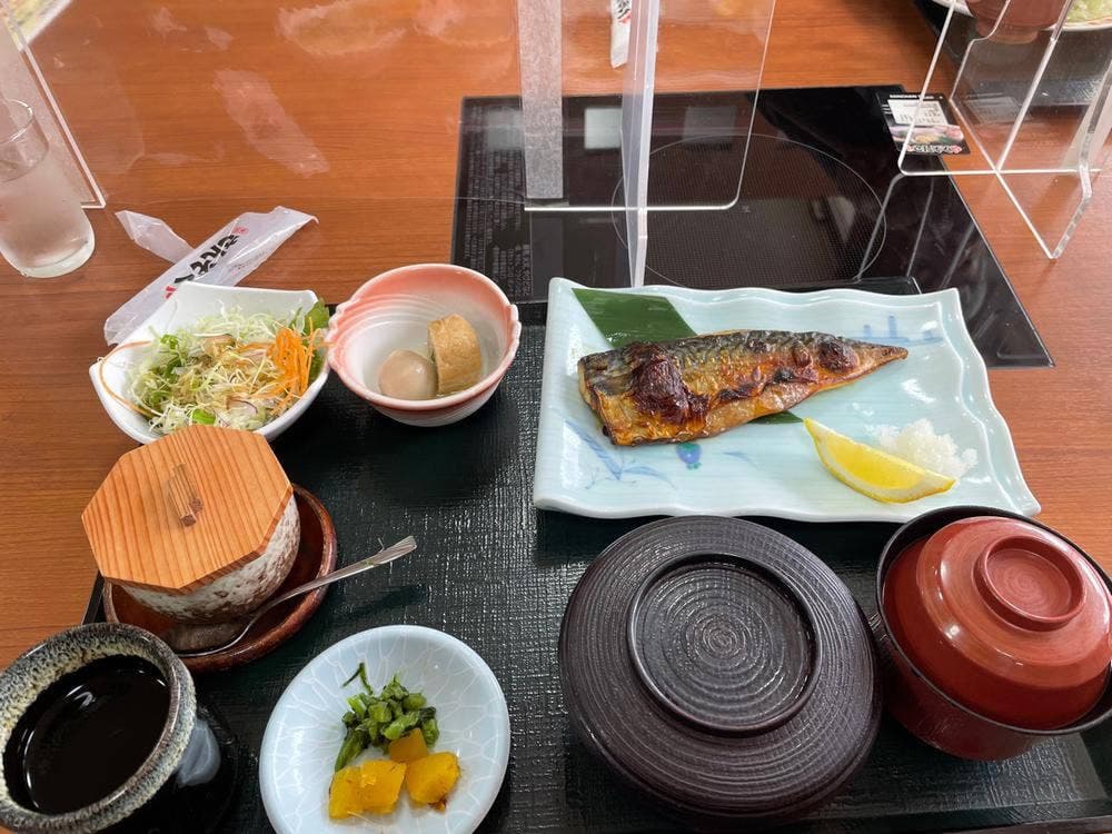食処 さんぞくや 西港店