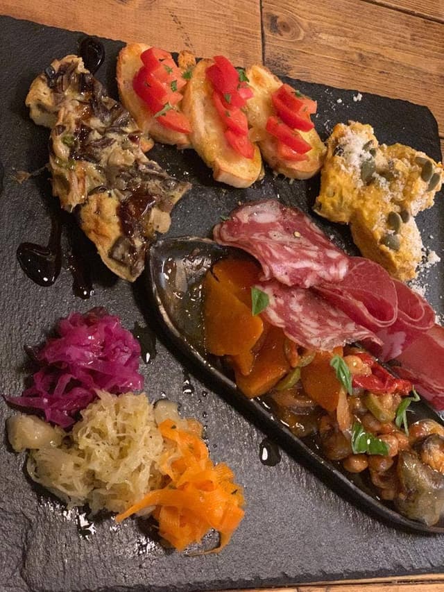 i10号倉庫 GARAGE CAFE&PIZZA - サブ画像1