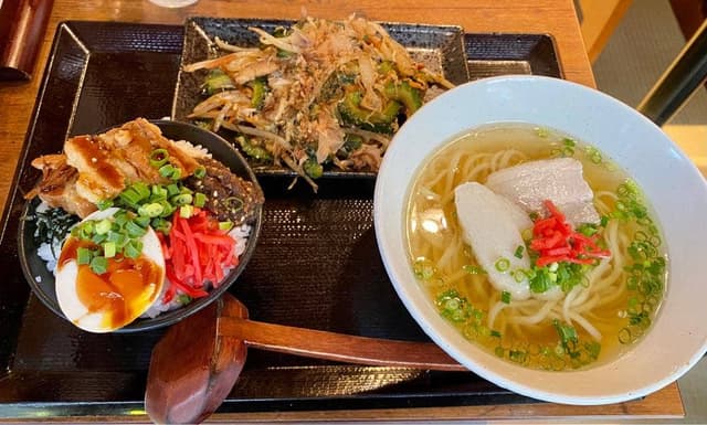 沖縄料理とそば かんから食堂 - サブ画像3