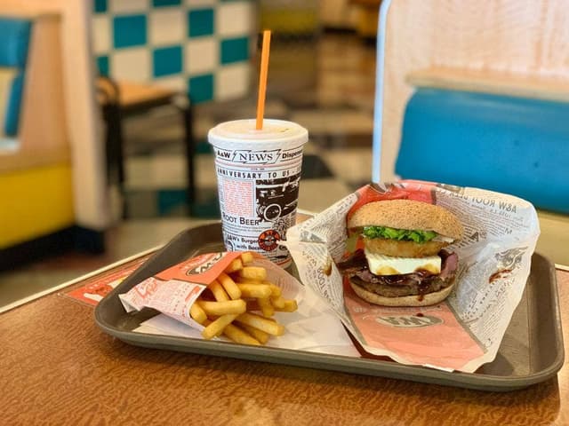 A&W 那覇新都心おもろ店 - サブ画像2