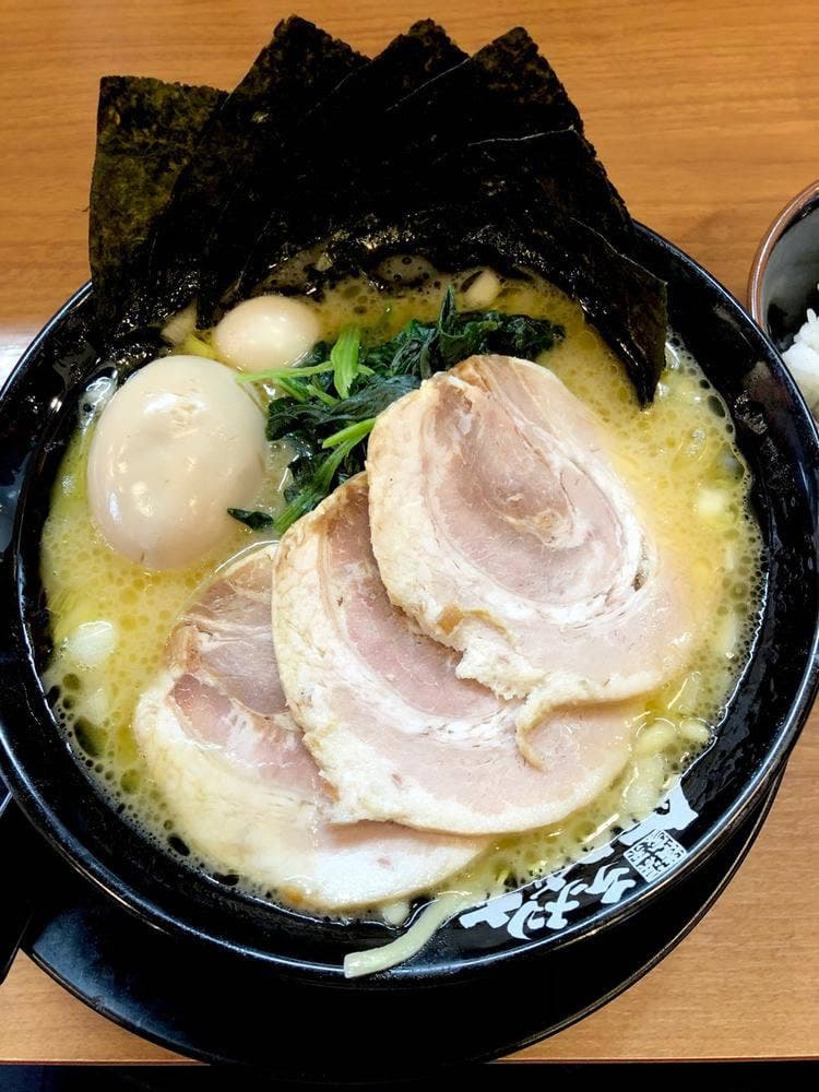 横浜家系ラーメン 町田商店 横浜駅前店