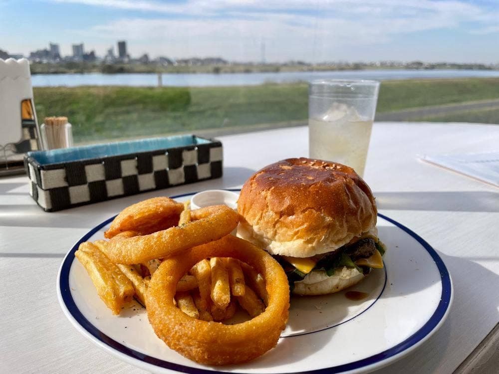 リバーサイドレストランBIBI