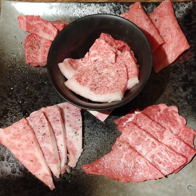 近江牛ホルモン焼肉 カメチク 石山店 - サブ画像1