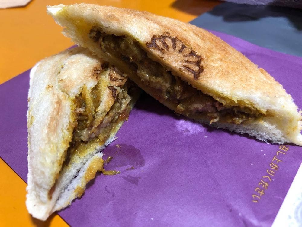 龍のカレーパン KOBE