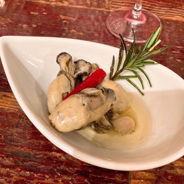 角打ワイン 利三郎 - サブ画像2