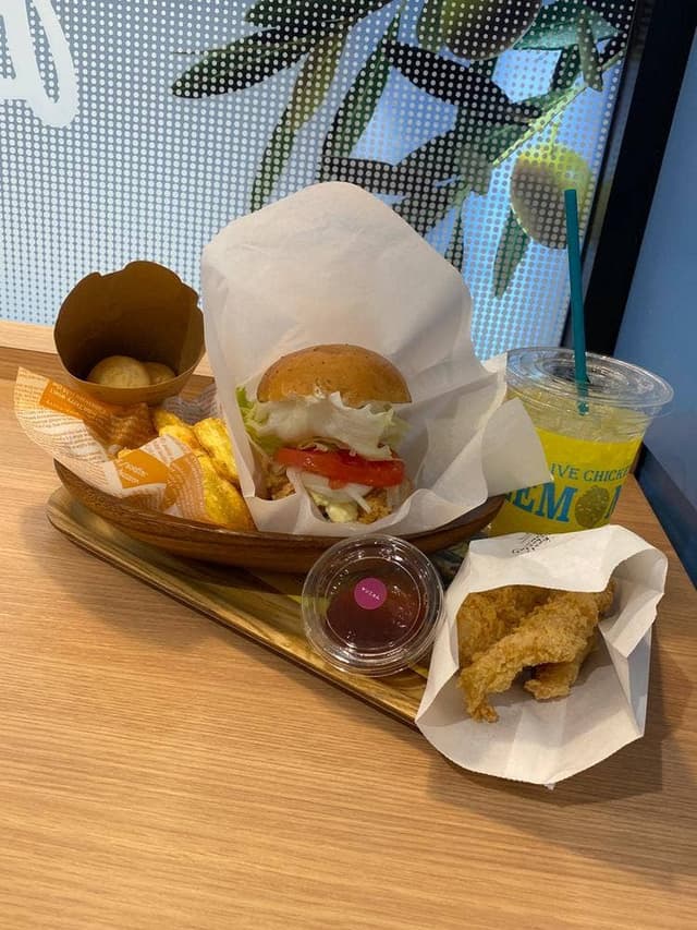 bb.qオリーブチキンカフェ 笹塚店 - サブ画像2