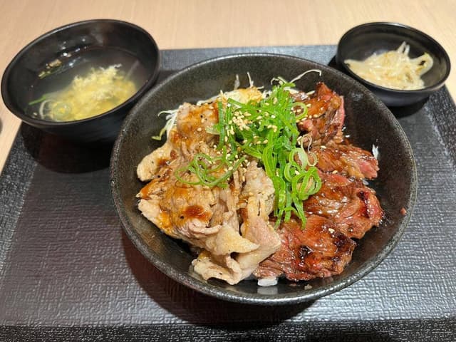 肉丼専門店 池袋肉劇場 - サブ画像1