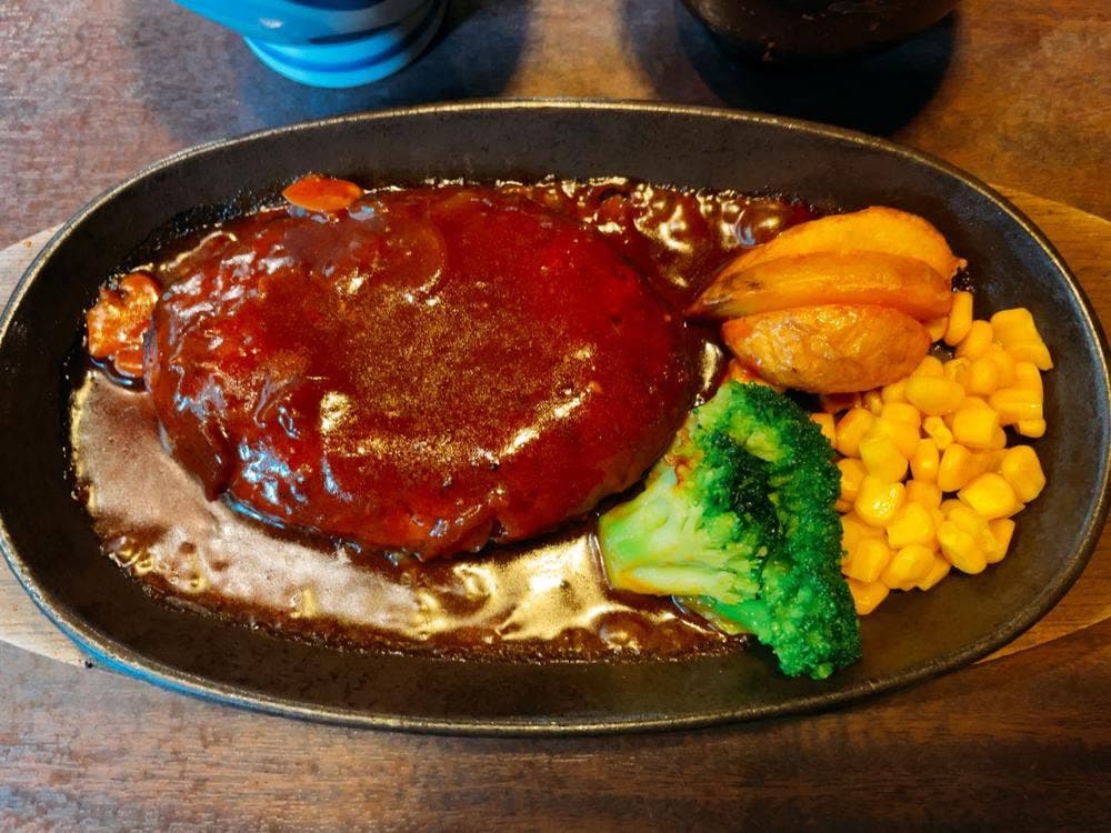 椿食堂 サセボ中央駅前店