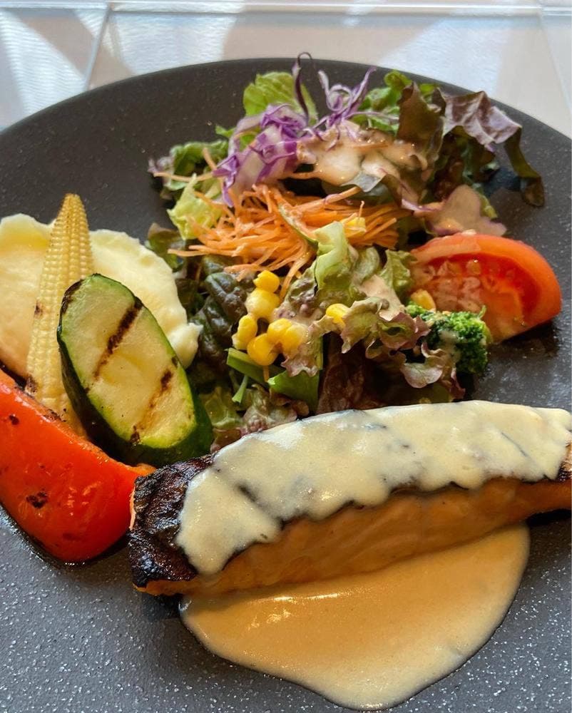 Dining & Bar LAVAROCK