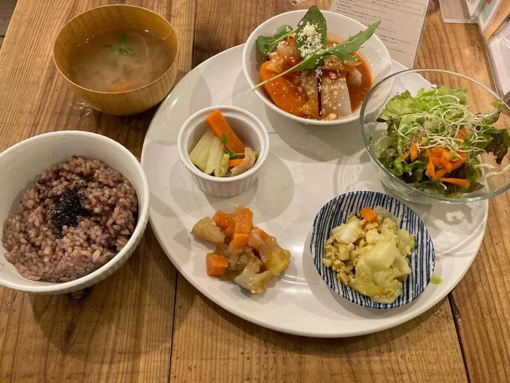 玄米カフェ 実身美 心斎橋店
