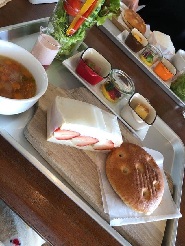 hikari no cafe 蜂巣小珈琲店 - サブ画像1