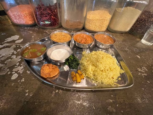 南インドカレー食堂 カレーの木 - サブ画像2