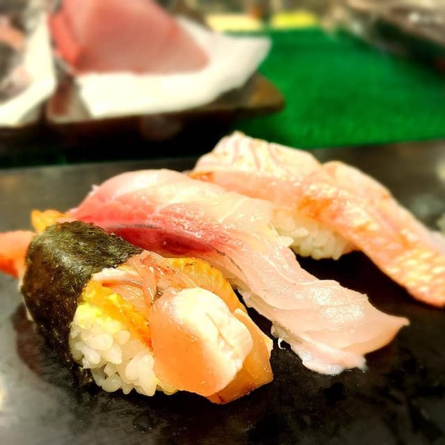 立喰い寿司 ひなと丸 銀座店 - サブ画像2