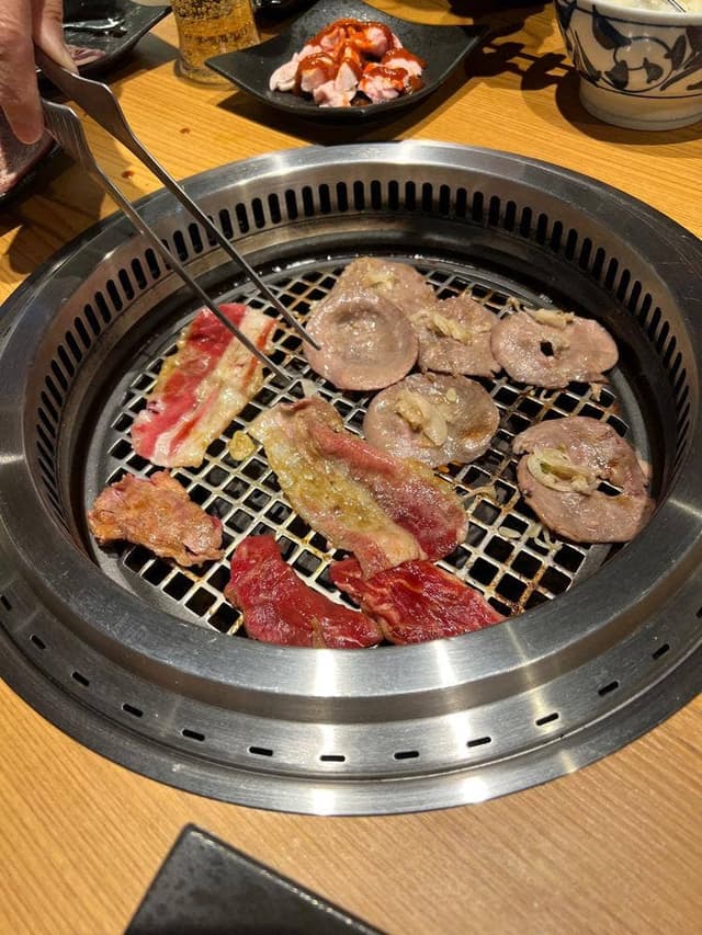 幸せの焼肉食べ放題 かみむら牧場 八千代成田街道店 - サブ画像1
