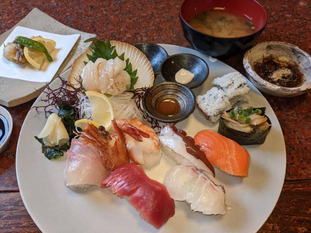 民宿しらいし お食事処