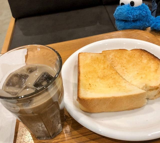 大垣書店&cafe 神戸ハーバーランドumie店 - サブ画像2