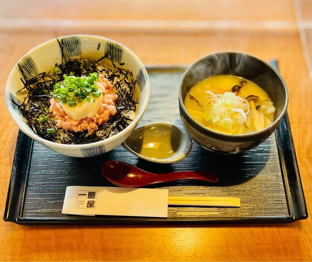 どんぶり一膳屋