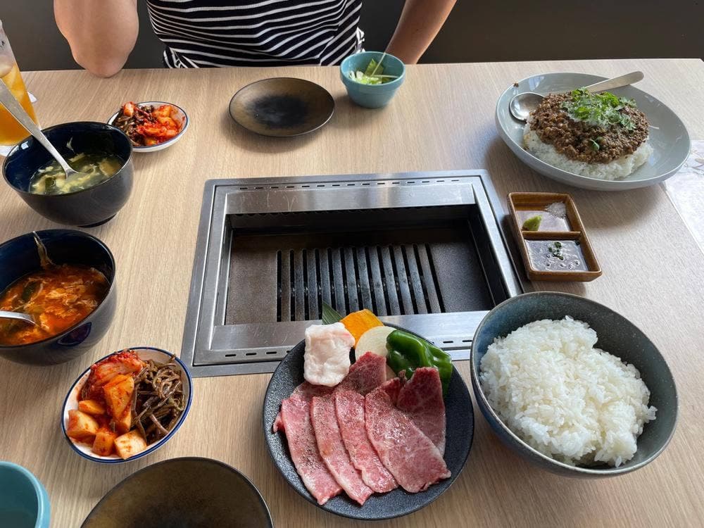 人宿焼肉 あわヨクバ。