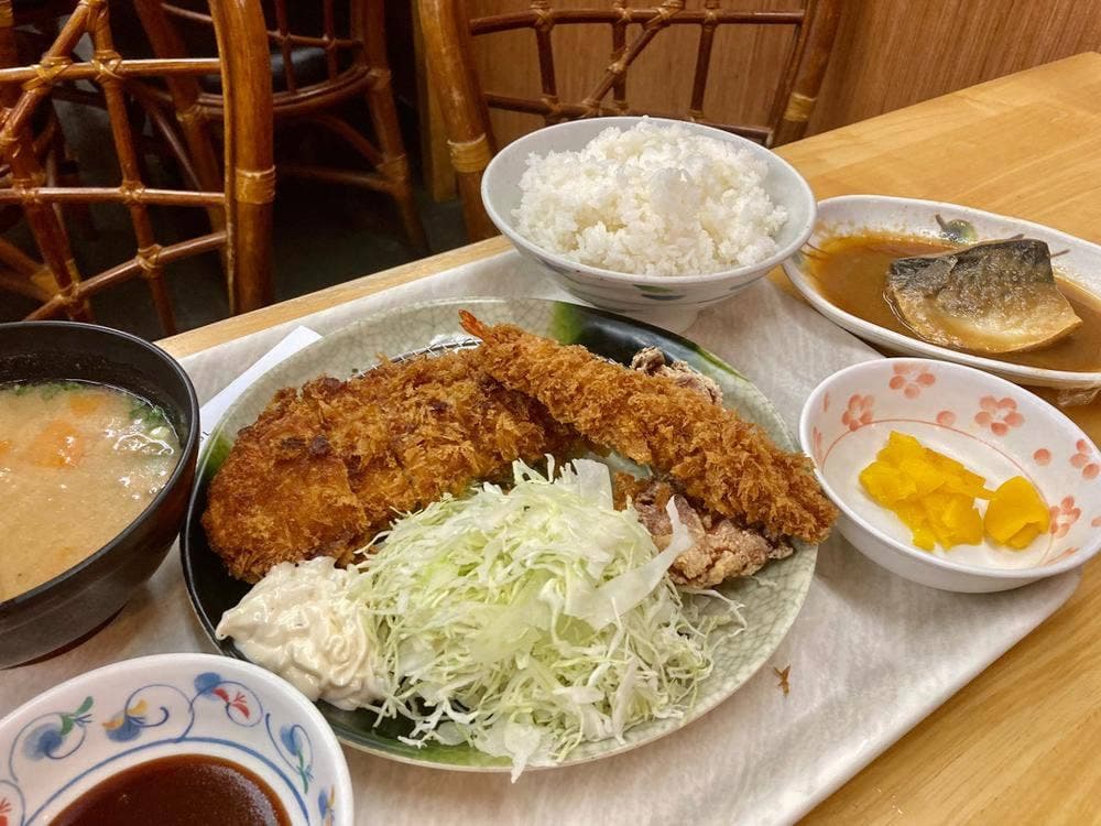 華さん食堂 飯塚店