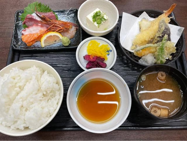 市場食堂 駅前 和田岬店 - サブ画像1