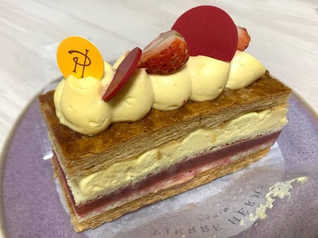 ピエール・エルメ・パリ 渋谷ヒカリエ ShinQs東横のれん街 - サブ画像1