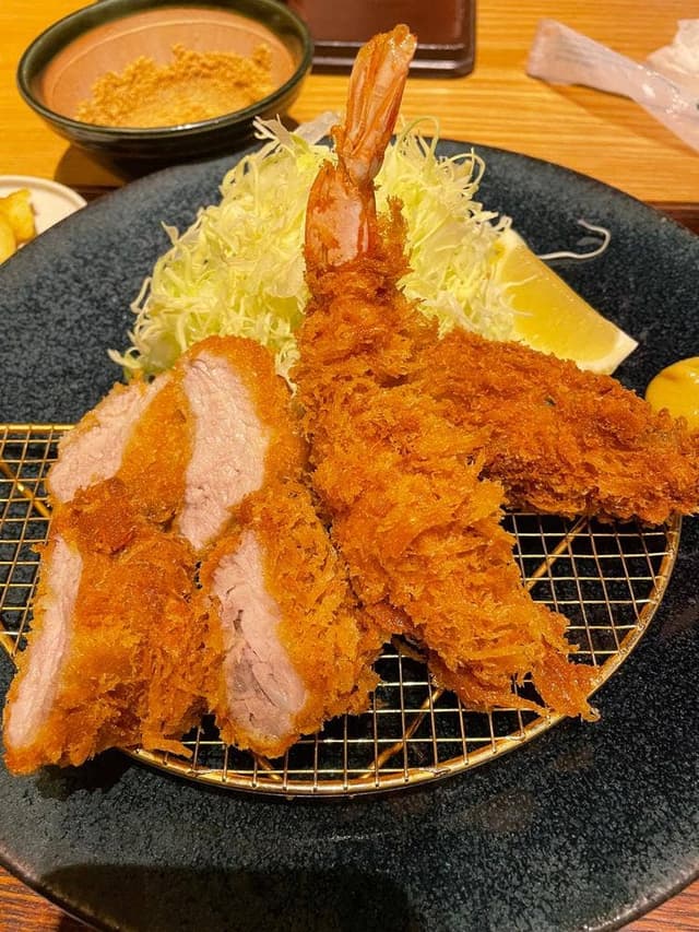 黄金色の豚 福岡空港店 - サブ画像3