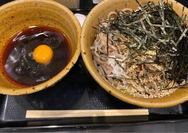 なぜ蕎麦にラー油を入れるのか。神田小川町店 - サブ画像3