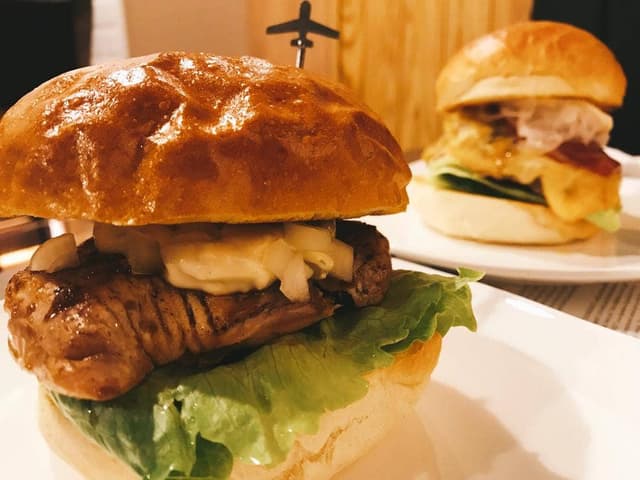 ダグズ・バーガー名古屋店 - サブ画像1