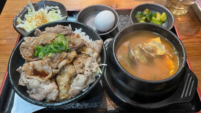 焼肉丼専門店三肉屋 センタープラザ店 - サブ画像2
