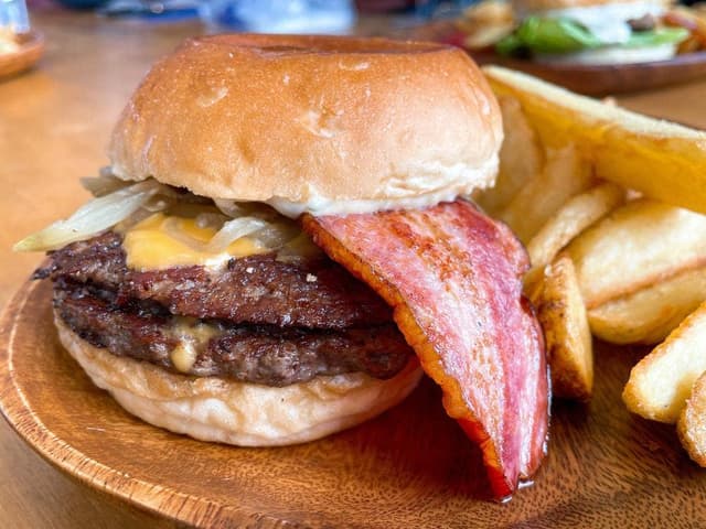 Aki’s BURGER in Tirol - サブ画像2