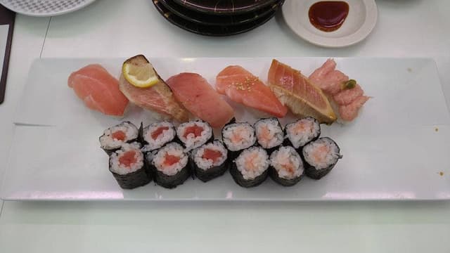 魚べい 志都呂店 - サブ画像1