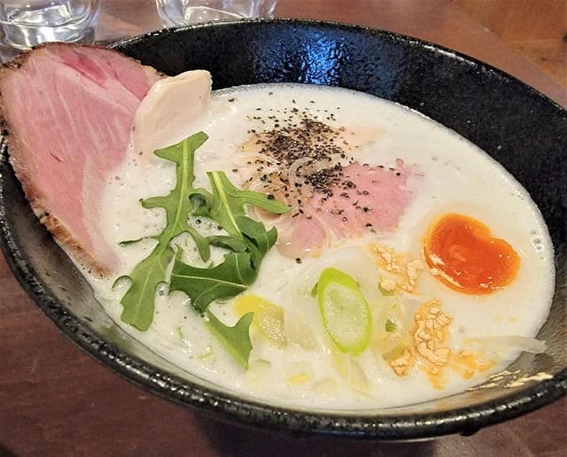 コジーナ邸 鶏やさい白湯ラーメンとイタリアンラーメン - サブ画像1