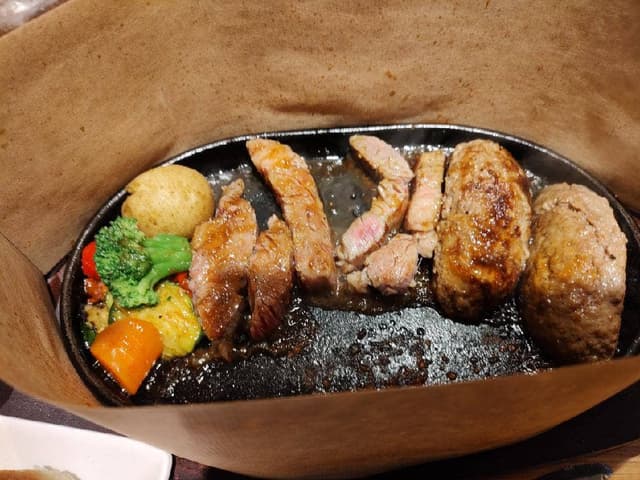 いしがまやハンバーグ ラスカ茅ヶ崎店 - サブ画像1