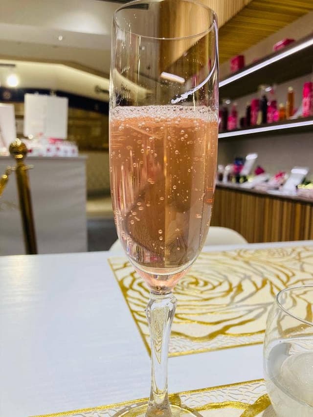 食べるバラの専門店・玖島ローズ GINZA SIX店 - サブ画像1