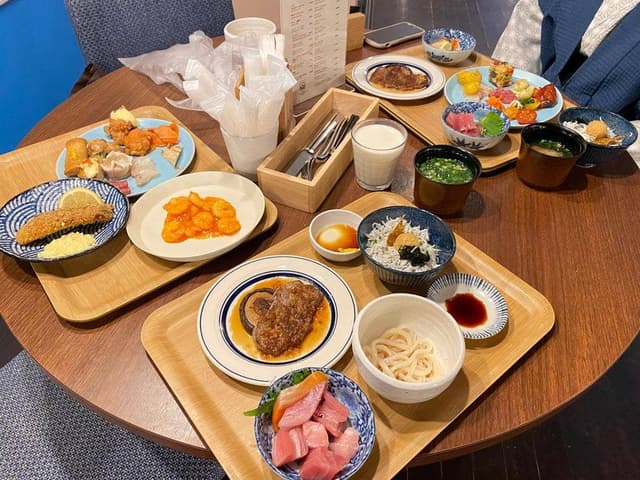 ソラノビーチ Books&Café 星野リゾート リゾナーレ熱海 - サブ画像1