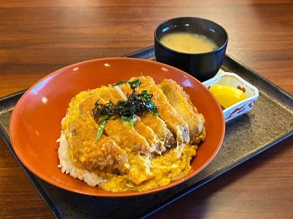 お食事処 しる万 本店