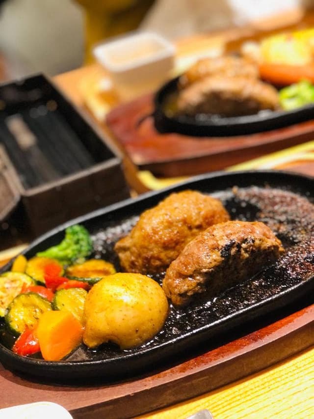 いしがまやハンバーグ セブンパーク天美店 - サブ画像1
