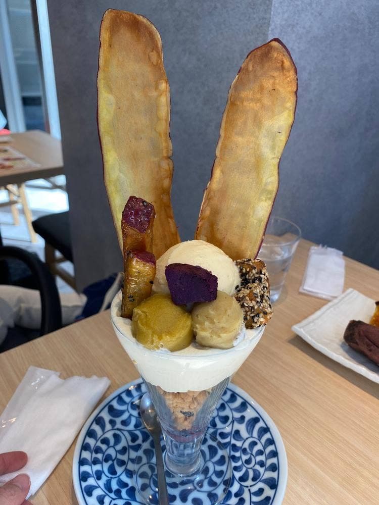 高級芋菓子しみず 博多駅前店